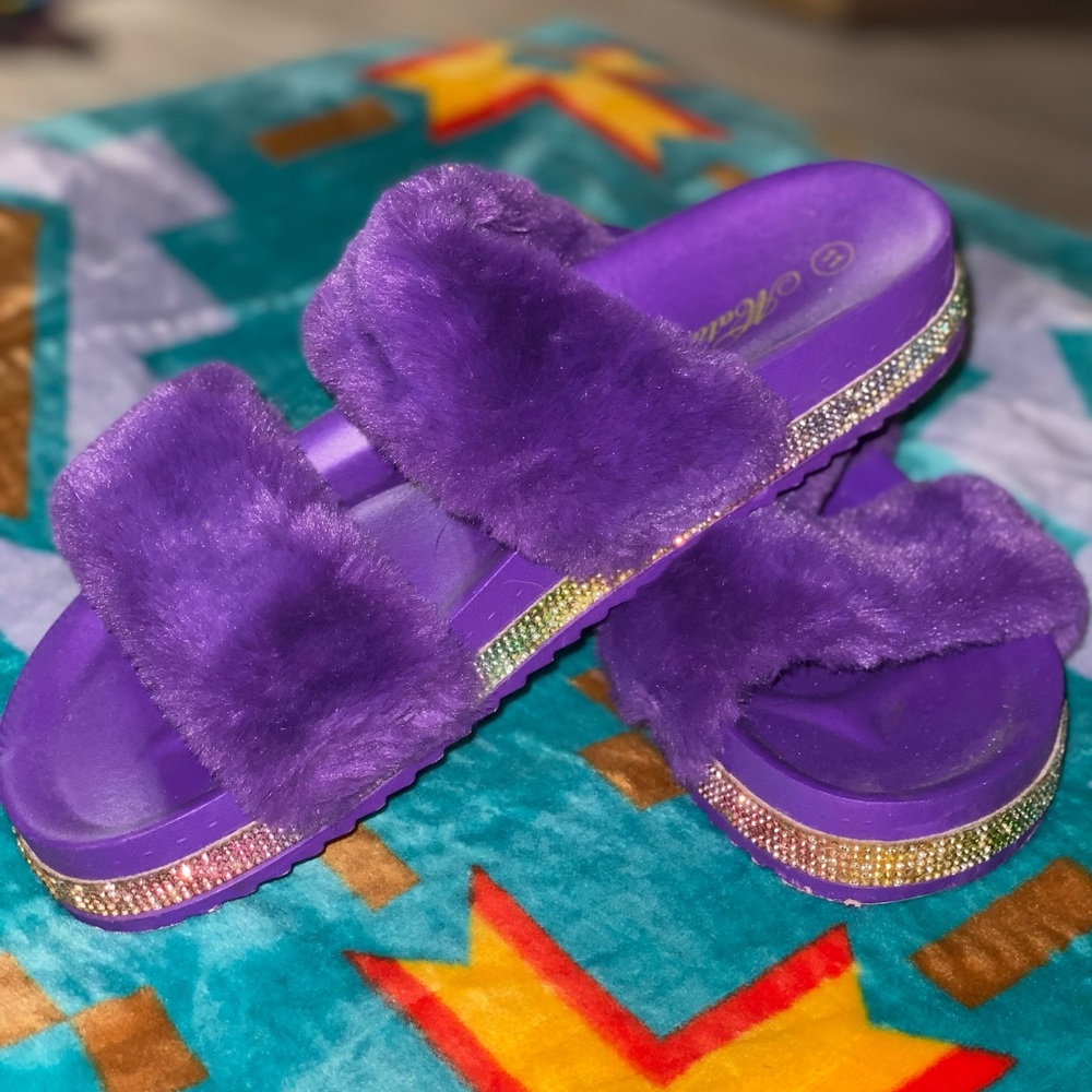Mata brand Purple Fuzzy Slide Sandals with Rainbow Rhinestone Trim size 11
